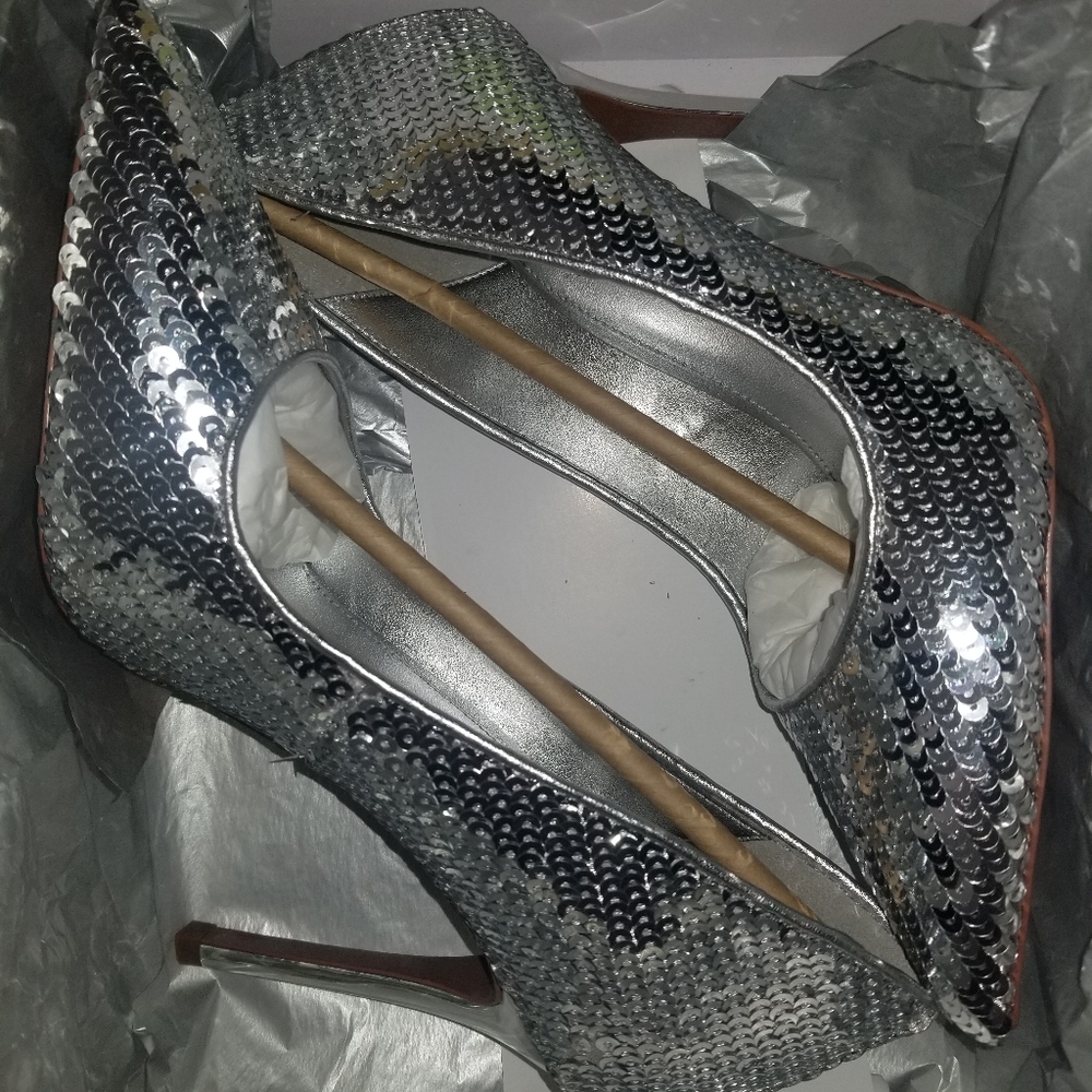 Micheal Kors Silver Heels